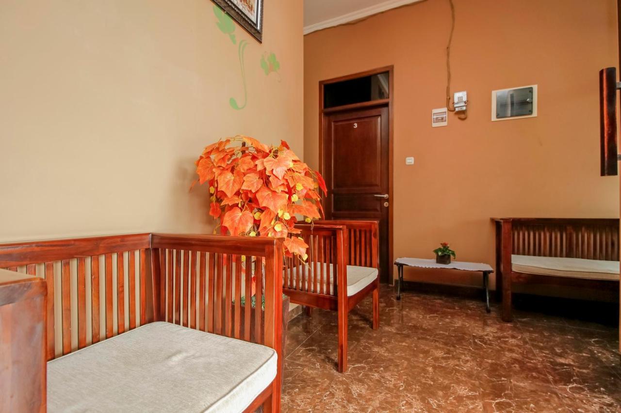 Reddoorz Near Manggarai Station 2 Hotel Jakarta Buitenkant foto